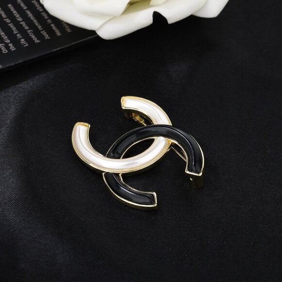 Chanel Classic CC Logo Brooch - Picture 3 of 5